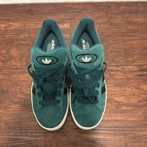 Adidas campus green shoes. Super comfy